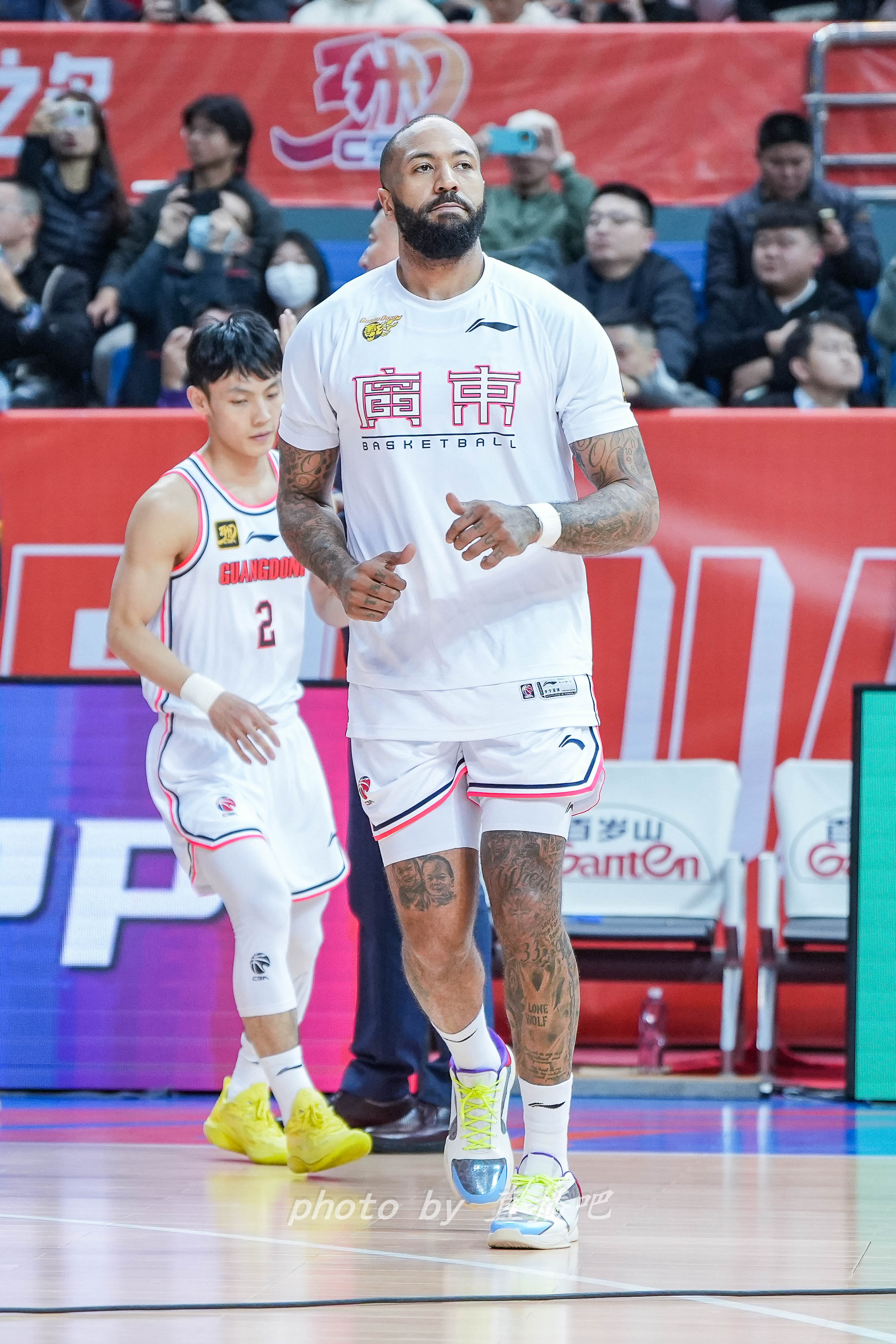  打得不錯(cuò)！36歲吉倫沃特原本的第三外援卻成廣東男籃的真大腿
