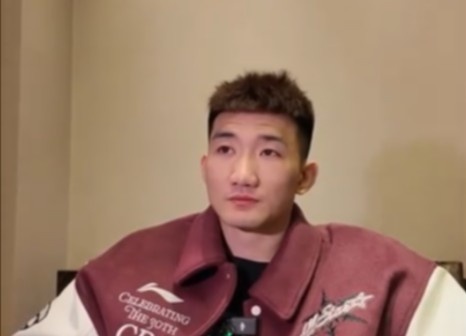  咋形容你和王博的關系？孫銘徽：像家人 他訓練&生活中很照顧我們