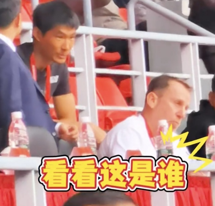  久爾杰維奇現(xiàn)身鹽城，現(xiàn)場(chǎng)觀看中國(guó)U22國(guó)足vs韓國(guó)