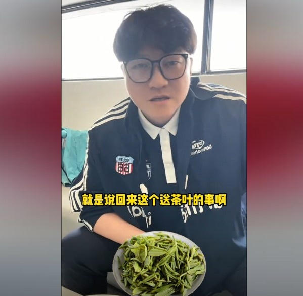  趙鵬：不太清楚賈秀全要球員買茶葉的段子，但這在現(xiàn)實中也正常