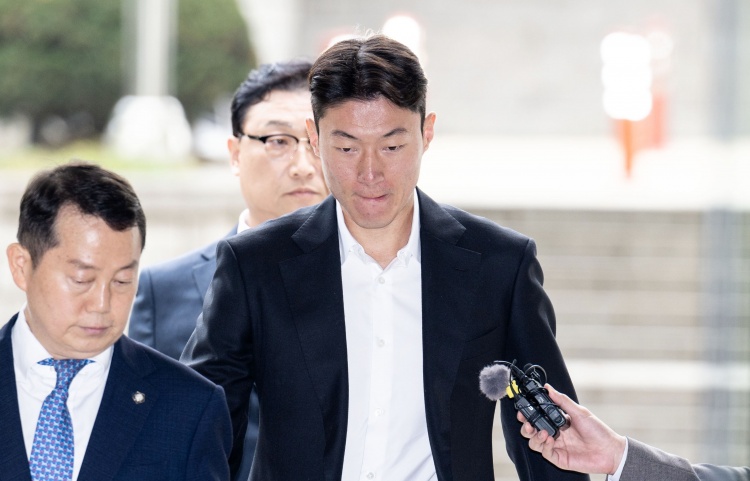  韓國國腳黃義助非法拍攝不雅視頻，一審被判有期徒刑1年緩刑2年！
