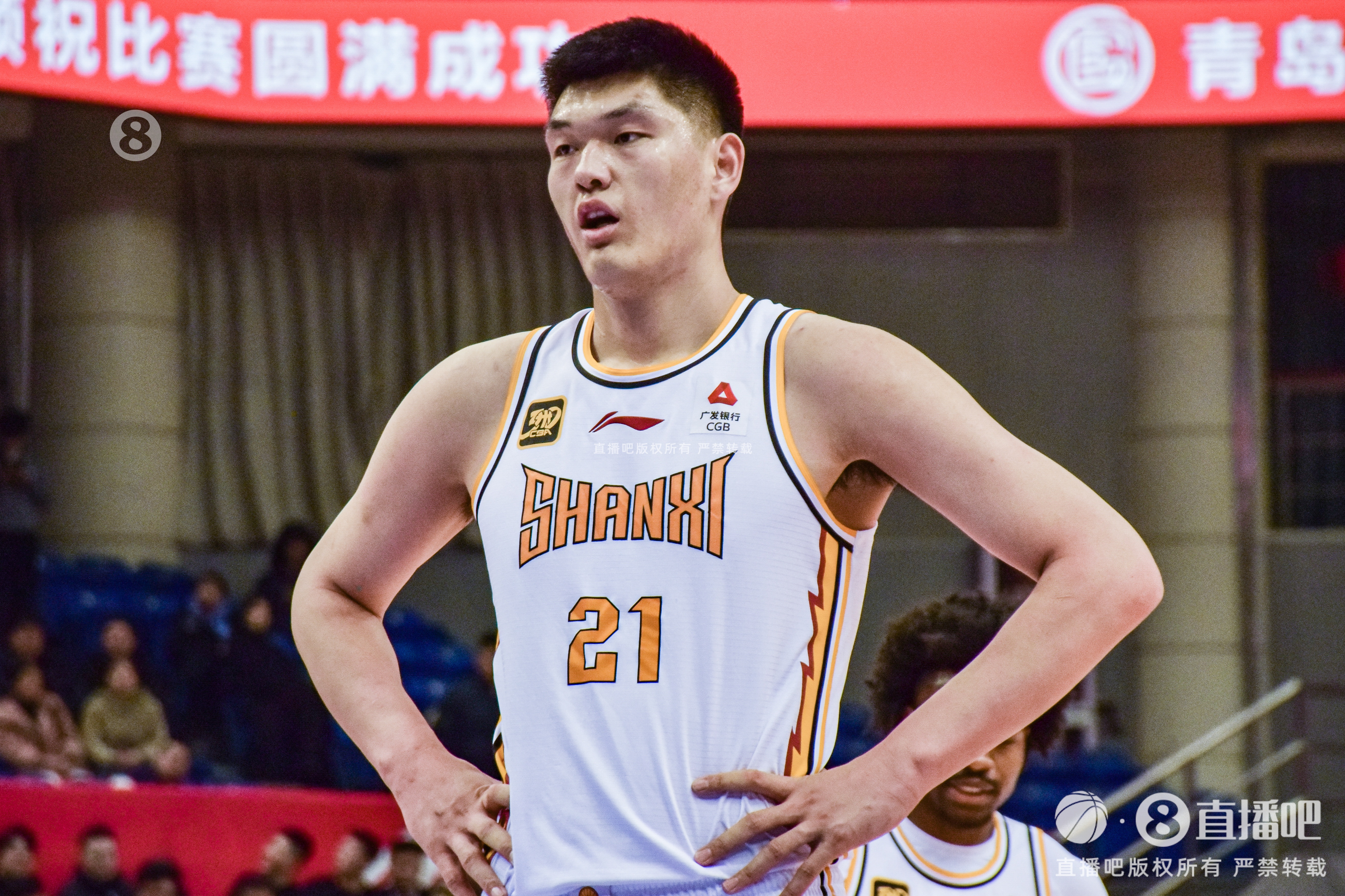  進(jìn)化了！劉傳興半場7中5&三分3中2 拿下12分3籃板助隊(duì)建立領(lǐng)先