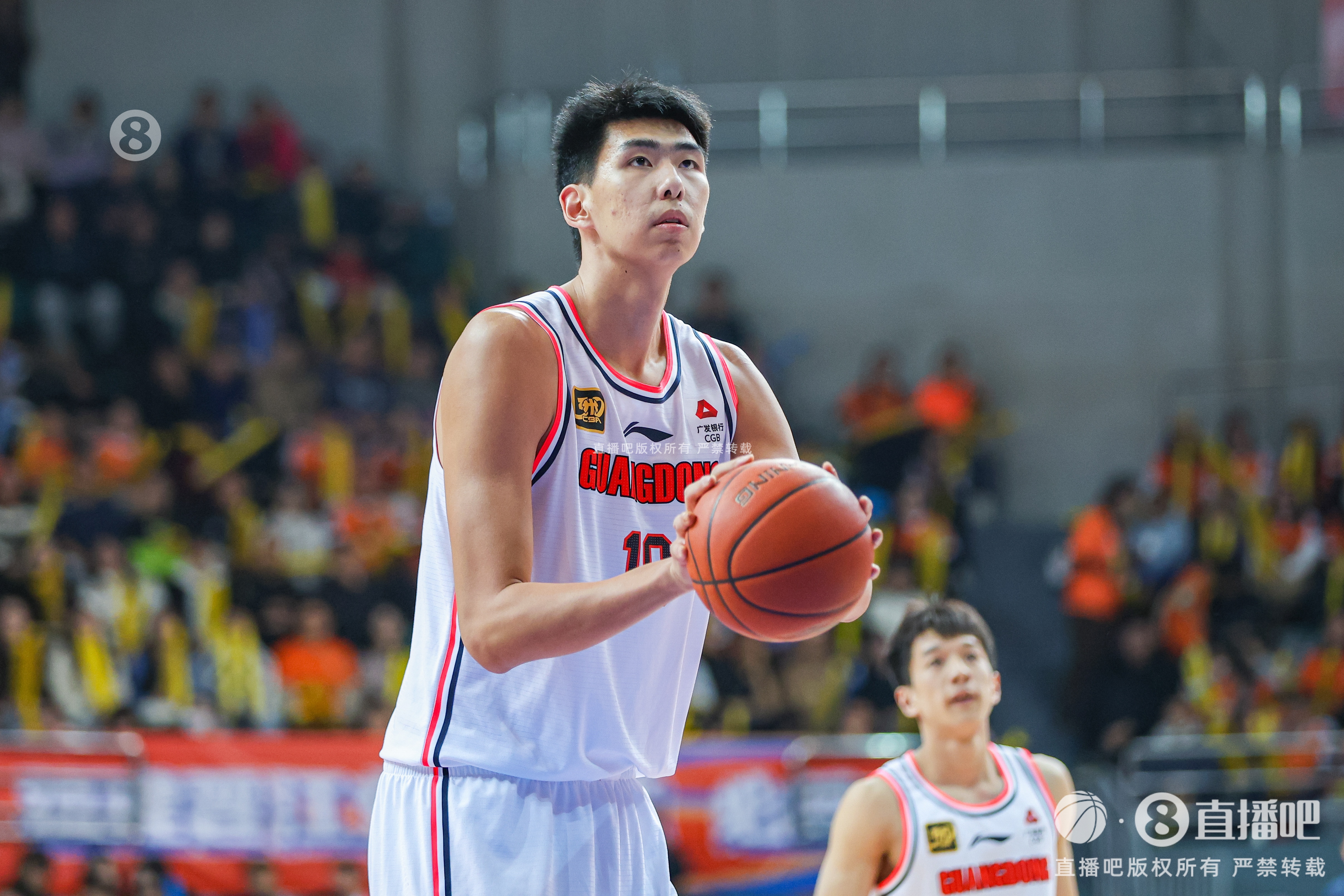  扣爽了！徐昕7中5得到15分8板 罰球7中5
