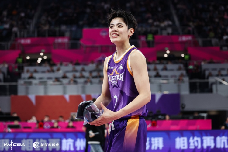  效率很高！楊舒予12中8拿到17分3板 三分2中1